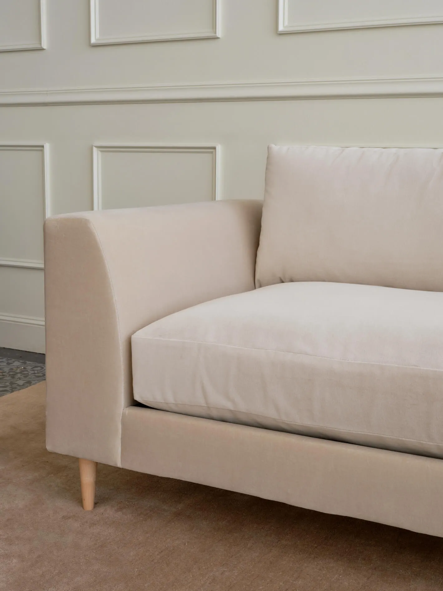 Dekayess Sofa in Natural Latex